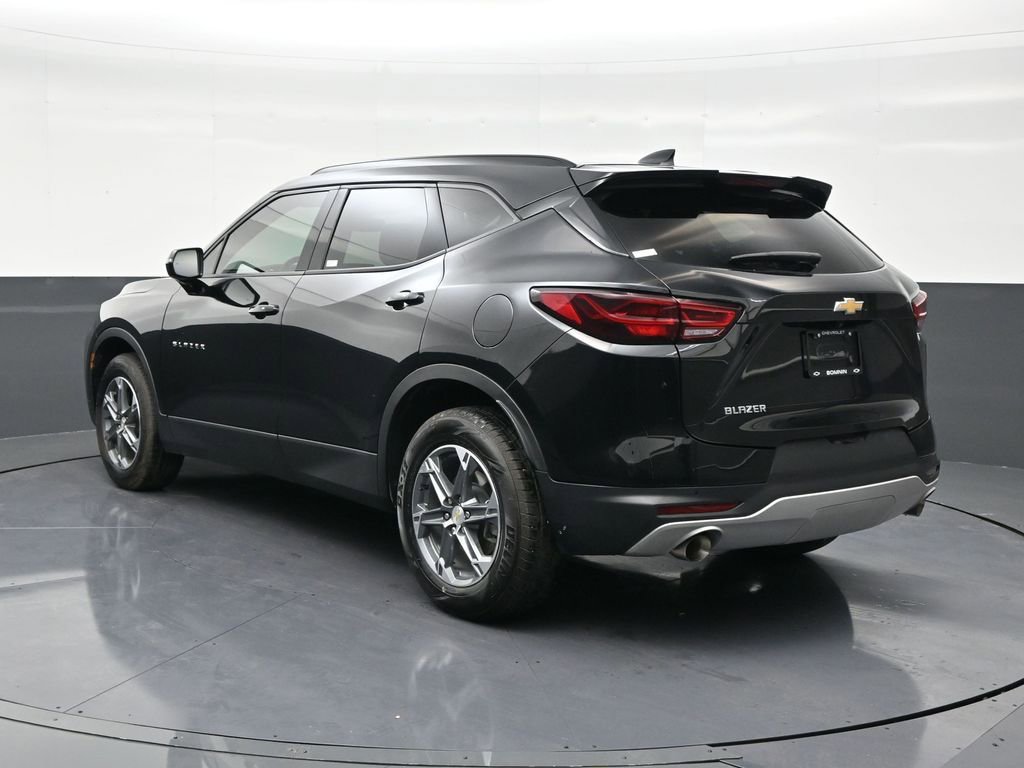 Used 2024 Chevrolet Blazer LT image 3