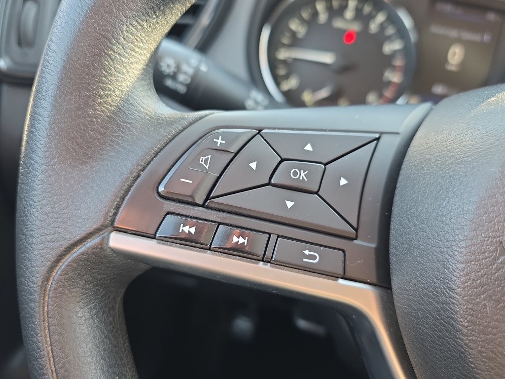 Used 2019 Nissan Rogue S image 20