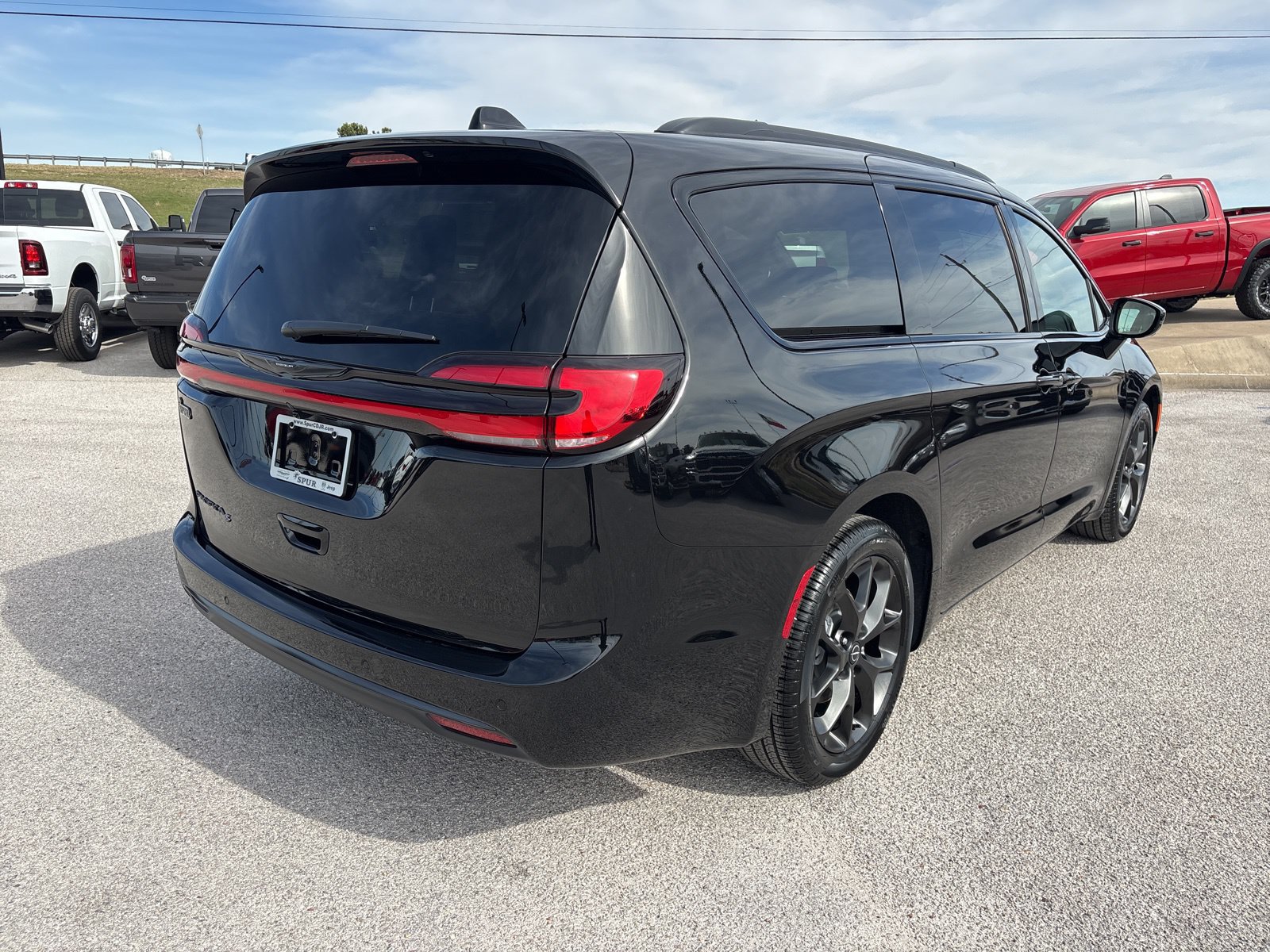 New 2026 Chrysler Pacifica Select w/ S Appearance Package FWD image 6