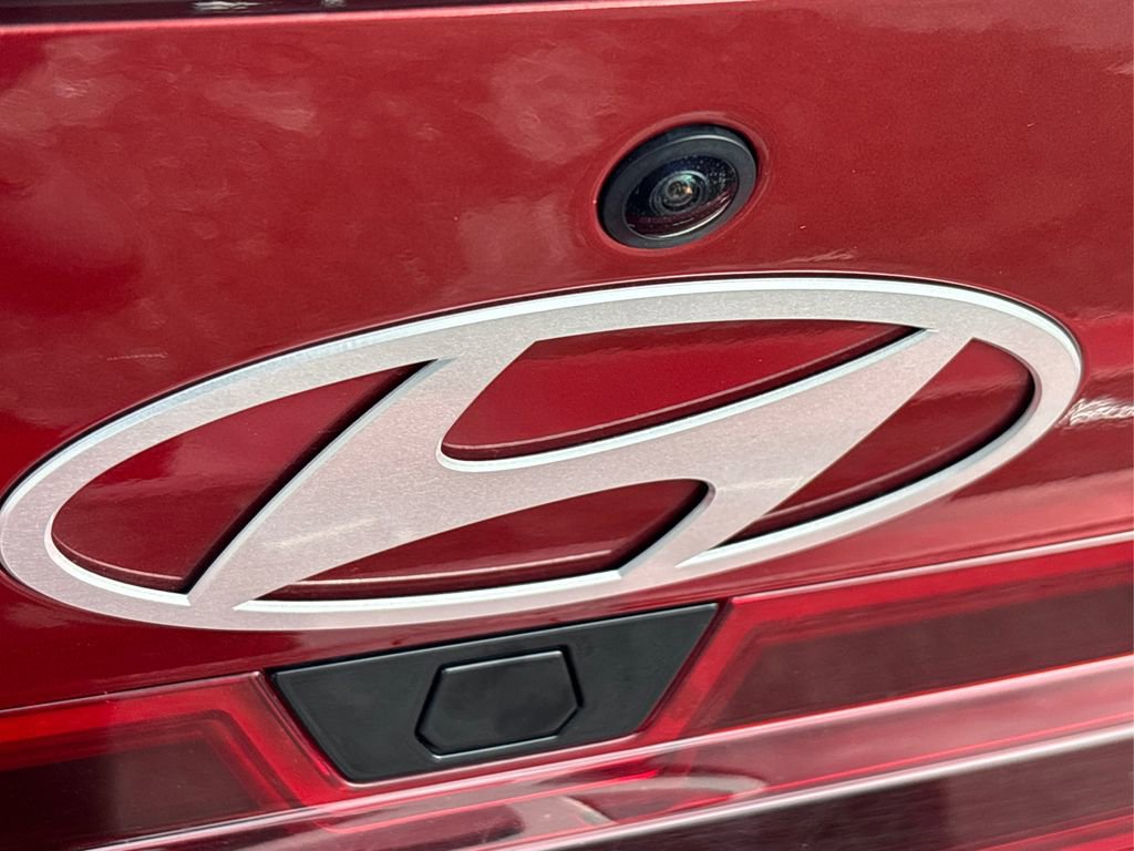 Certified 2025 Hyundai Elantra Sport image 14