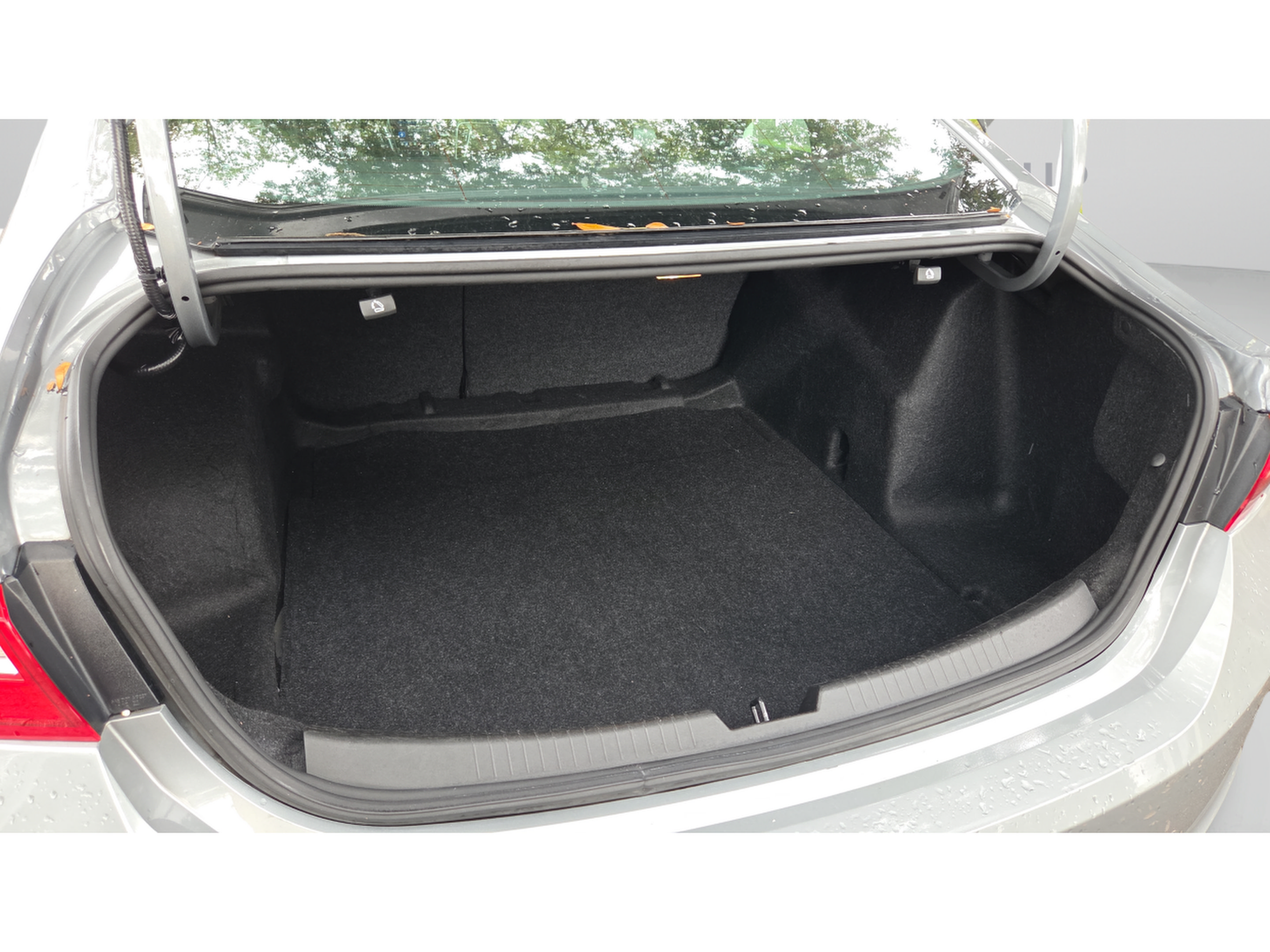 Used 2024 Chevrolet Malibu LT FWD image 13
