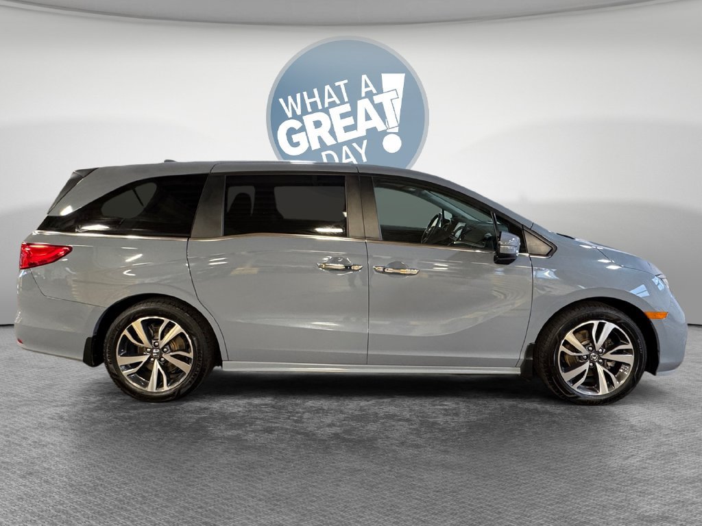 Used 2023 Honda Odyssey Touring image 2