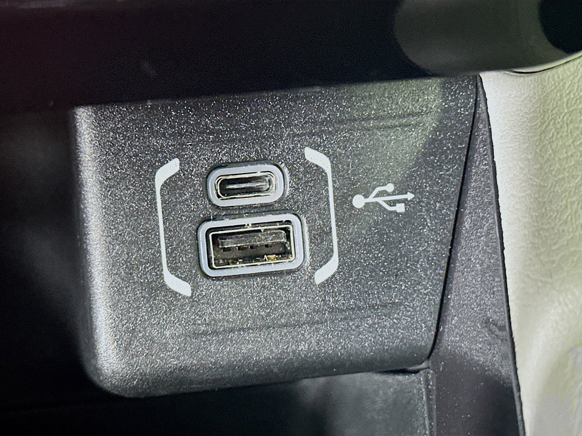 Used 2023 Jeep Compass Latitude w/ Convenience Group AWD/4WD image 25