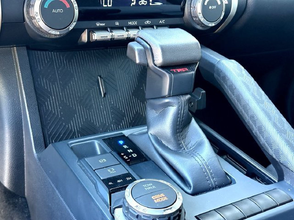 Certified 2025 Toyota Tacoma TRD Sport AWD/4WD image 16