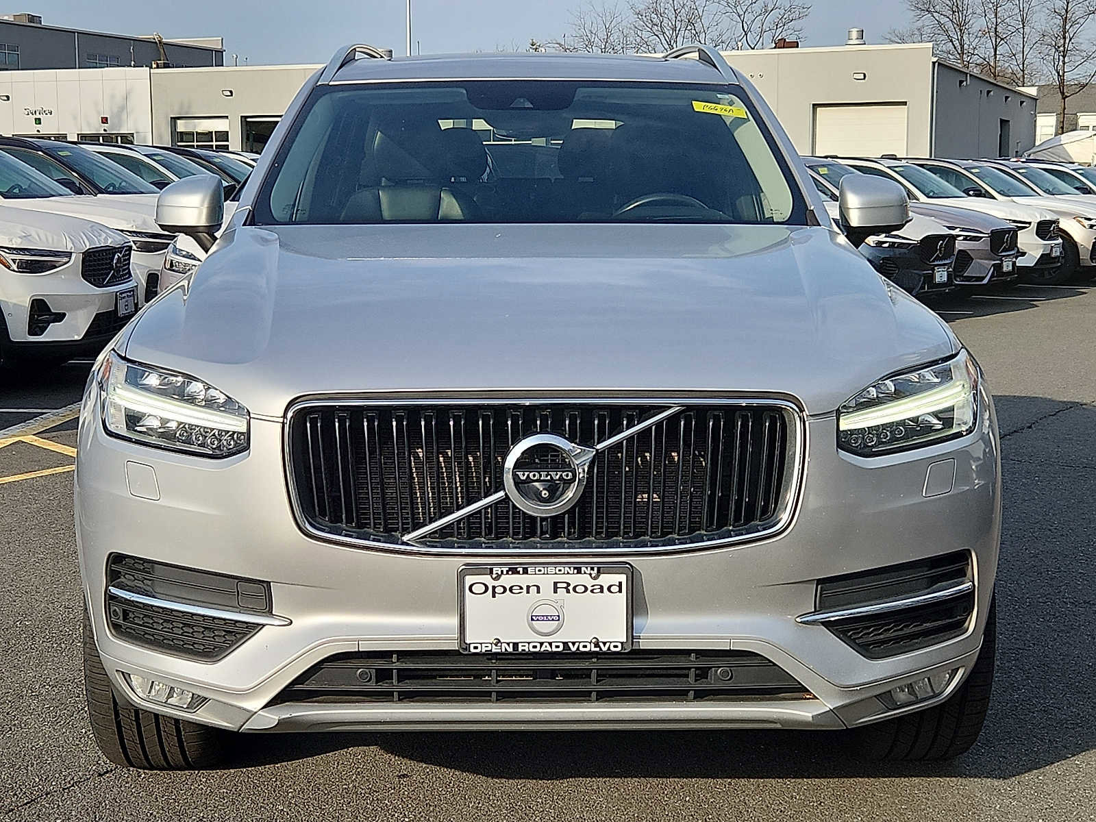 Used 2018 Volvo XC90 T6 Momentum w/ Convenience Package image 2