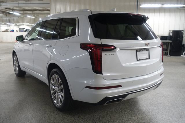 Used 2023 Cadillac XT6 Premium Luxury w/ Technology Package FWD image 5