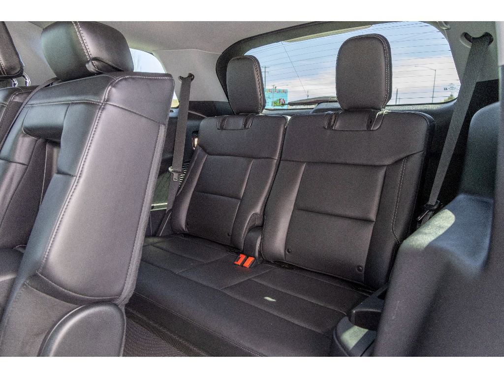Used 2023 Ford Explorer XLT w/ Equipment Group 202A image 13