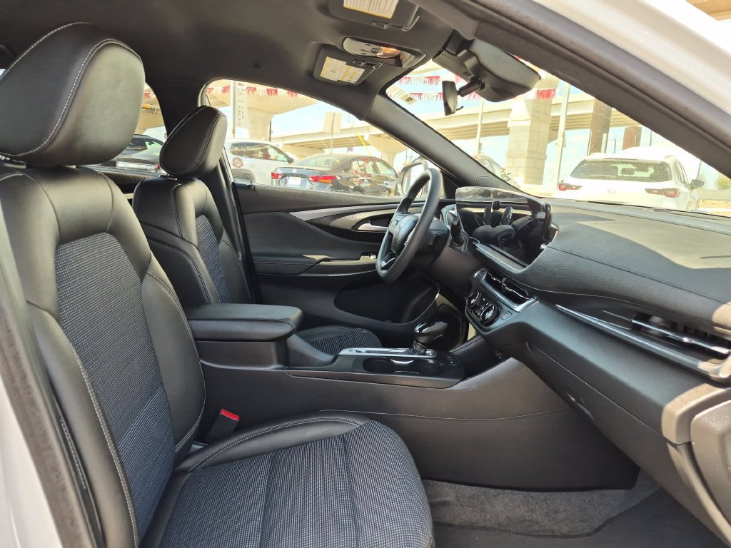 Used 2026 Buick Envista Preferred FWD image 31