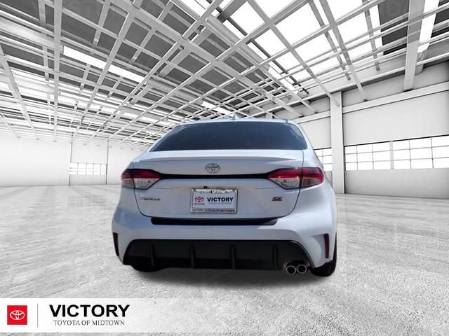 Used 2024 Toyota Corolla SE w/ SE Convenience Package image 4
