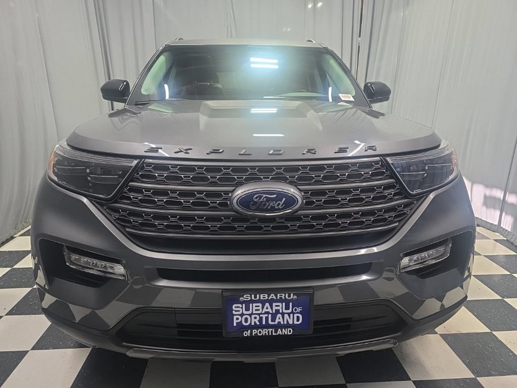 Used 2024 Ford Explorer XLT w/ Equipment Group 202A AWD/4WD image 3