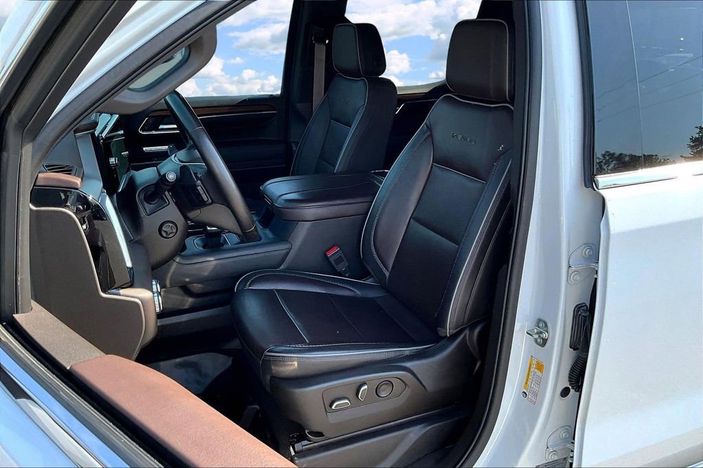 Used 2023 GMC Sierra 1500 Denali w/ Denali Reserve Package AWD/4WD image 24