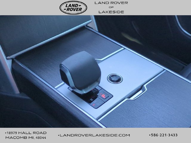 Certified 2025 Land Rover Range Rover SE AWD/4WD image 9