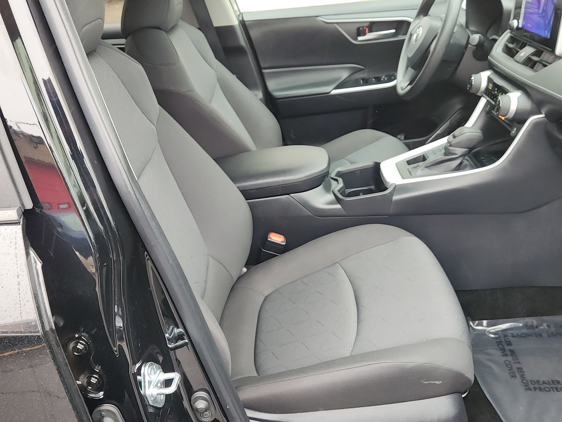 Certified 2025 Toyota RAV4 XLE image 32