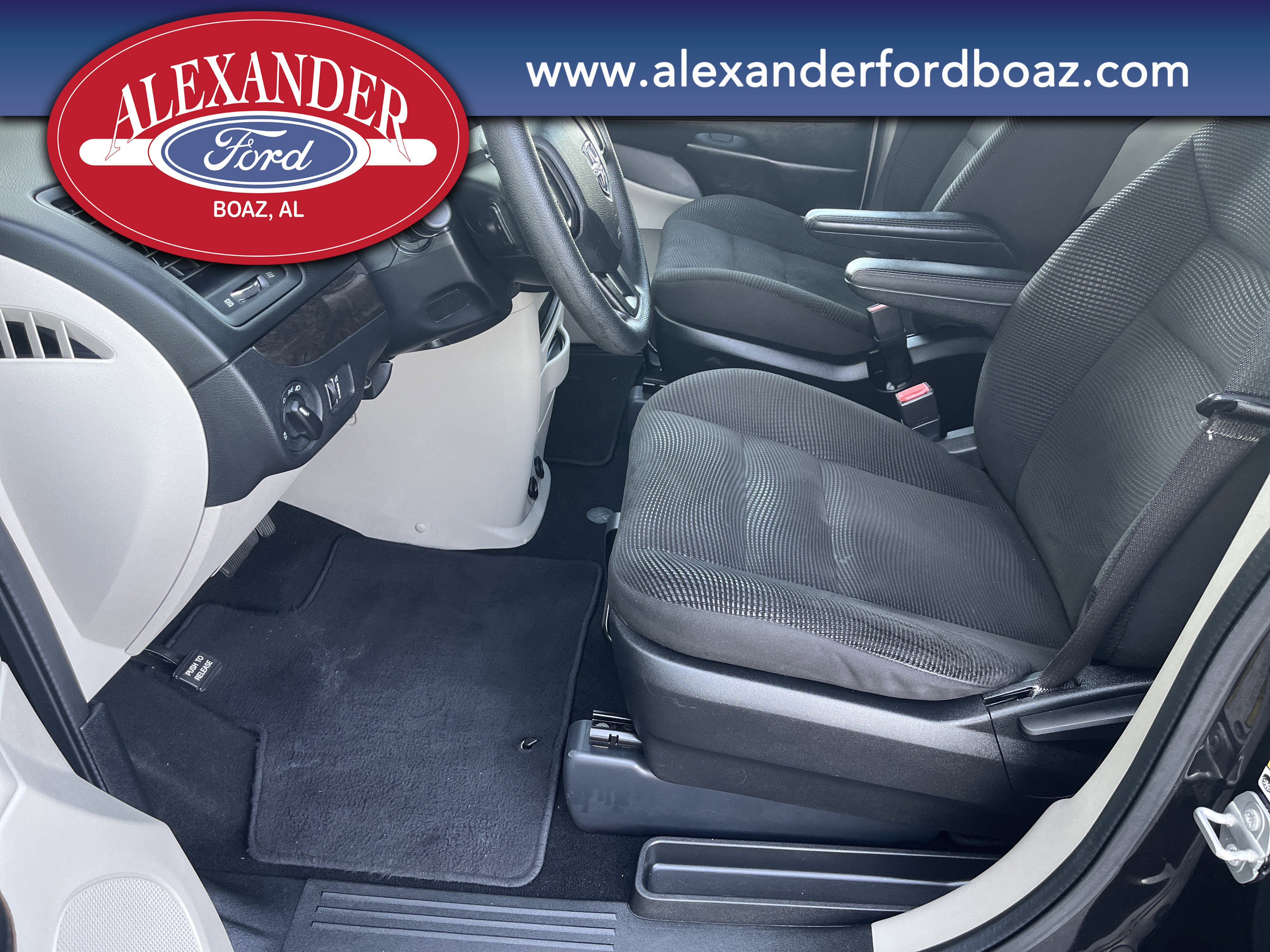 Used 2020 Dodge Grand Caravan SE w/ UConnect Hands-Free Group image 8