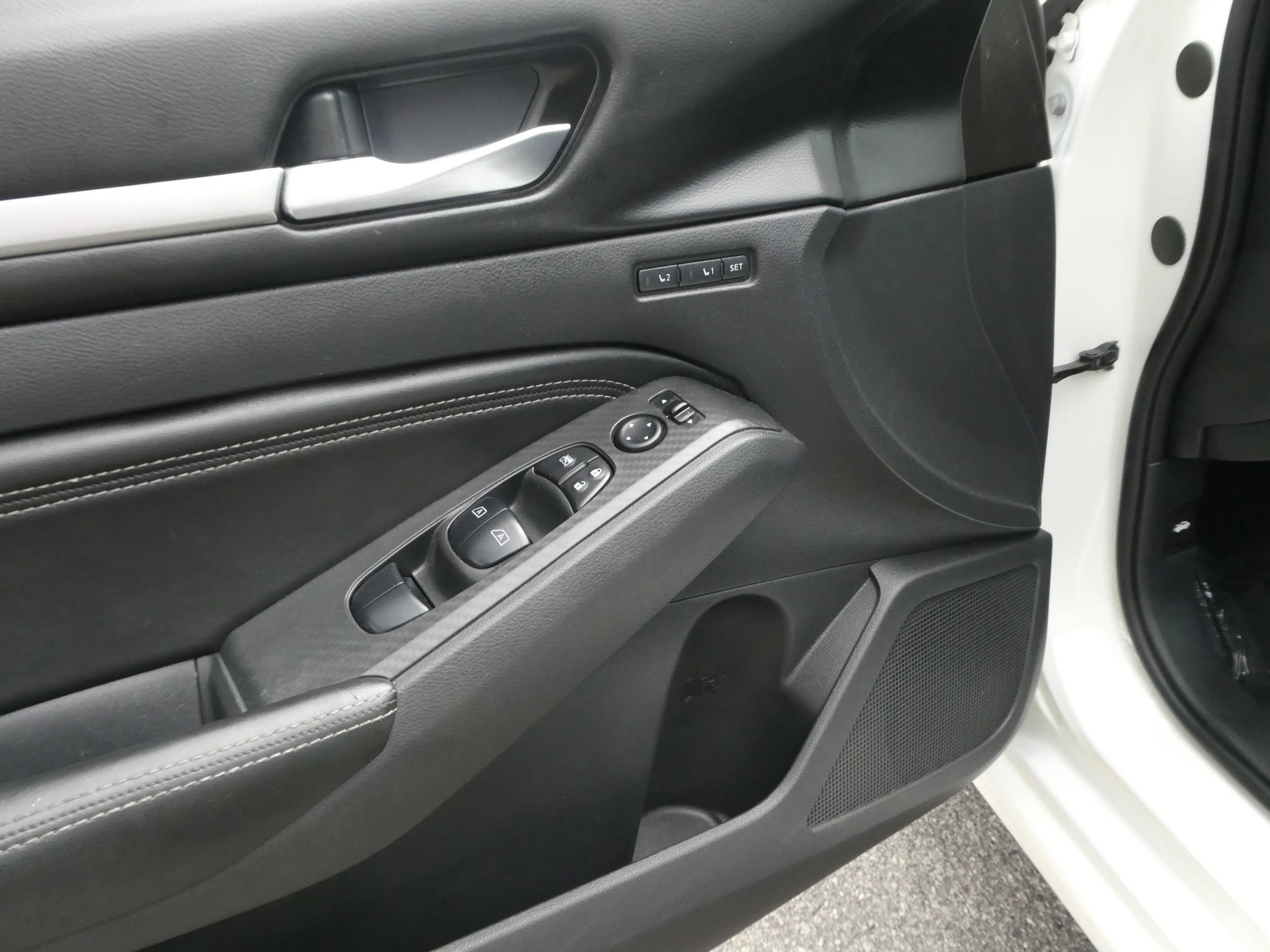 Used 2019 Nissan Altima 2.5 Platinum FWD image 16