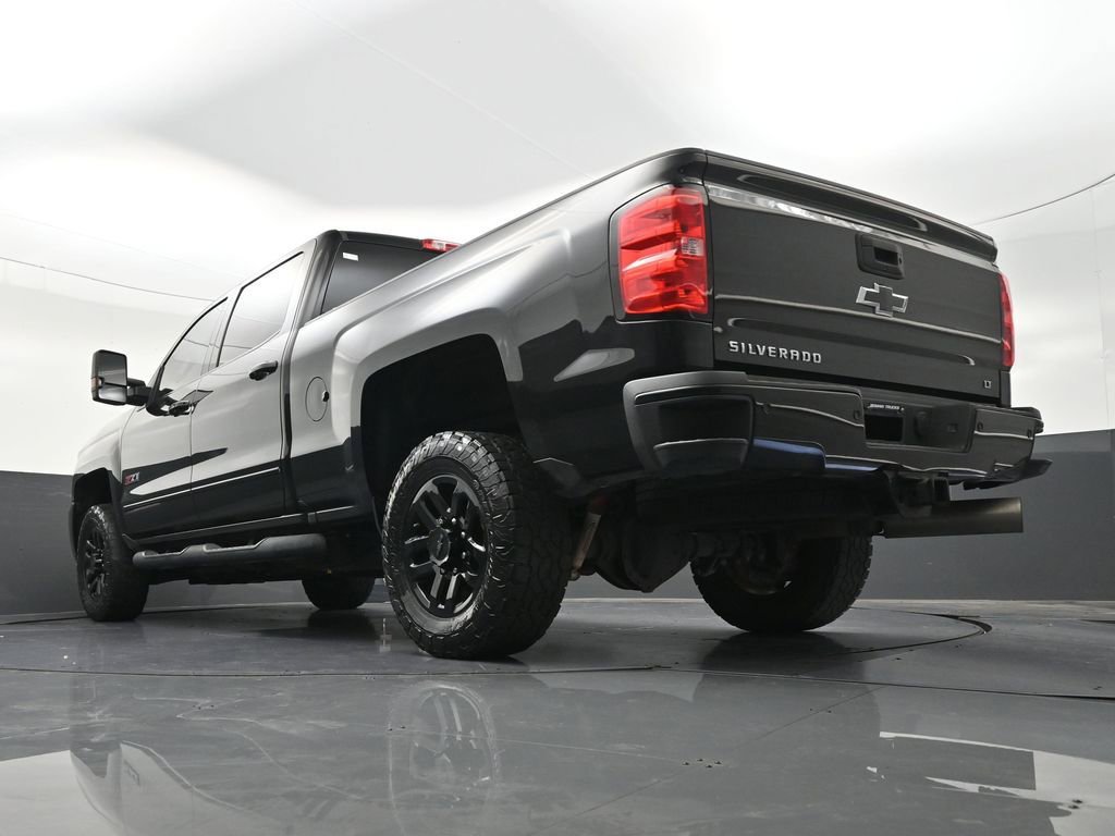 Used 2017 Chevrolet Silverado 2500 LT w/ Midnight Edition AWD/4WD image 27