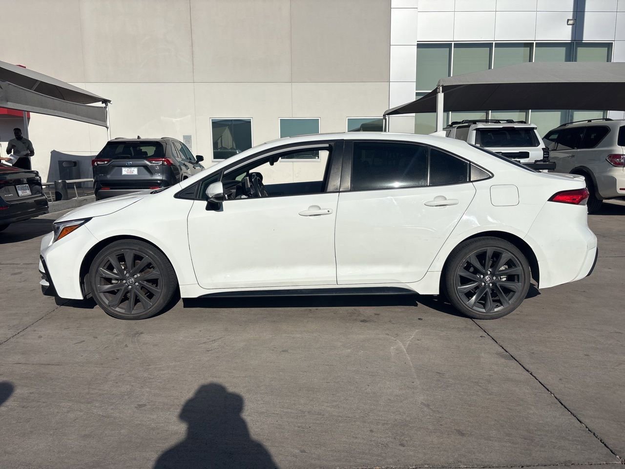 Used 2023 Toyota Corolla SE w/ SE Premium Package image 5