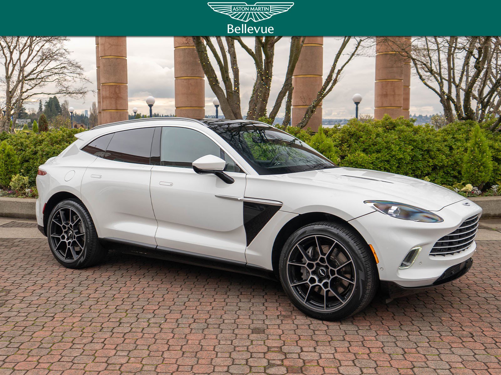 Used 2021 Aston Martin DBX image 1
