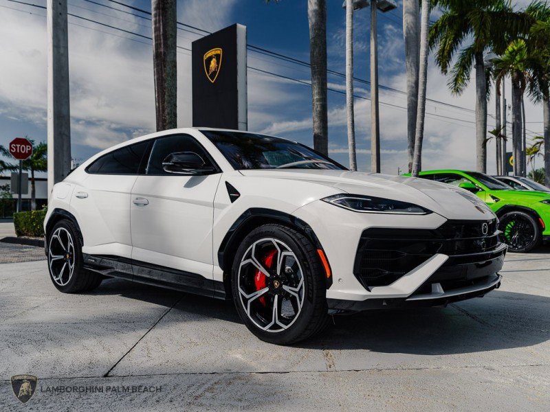 Used 2025 Lamborghini Urus SE image 8