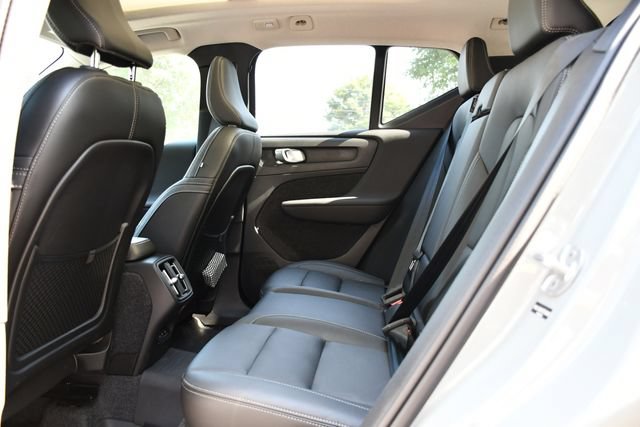 Certified 2026 Volvo XC40 B5 Plus AWD/4WD image 16
