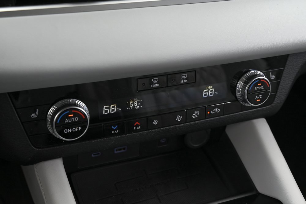 Used 2024 Mitsubishi Outlander SEL image 35