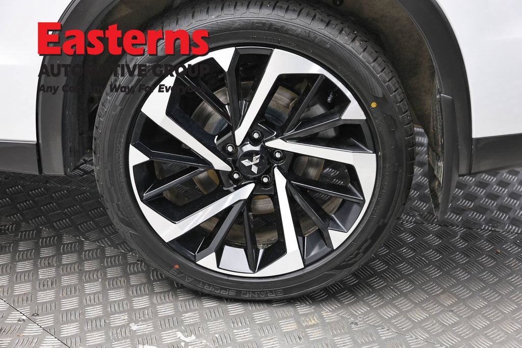 Used 2024 Mitsubishi Outlander SE AWD/4WD image 8