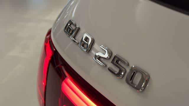 Certified 2026 Mercedes-Benz GLB 250 4MATIC image 9