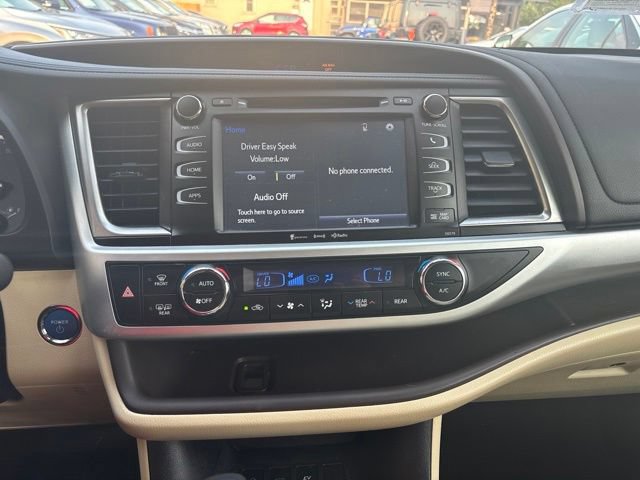 Used 2018 Toyota Highlander XLE AWD/4WD image 12
