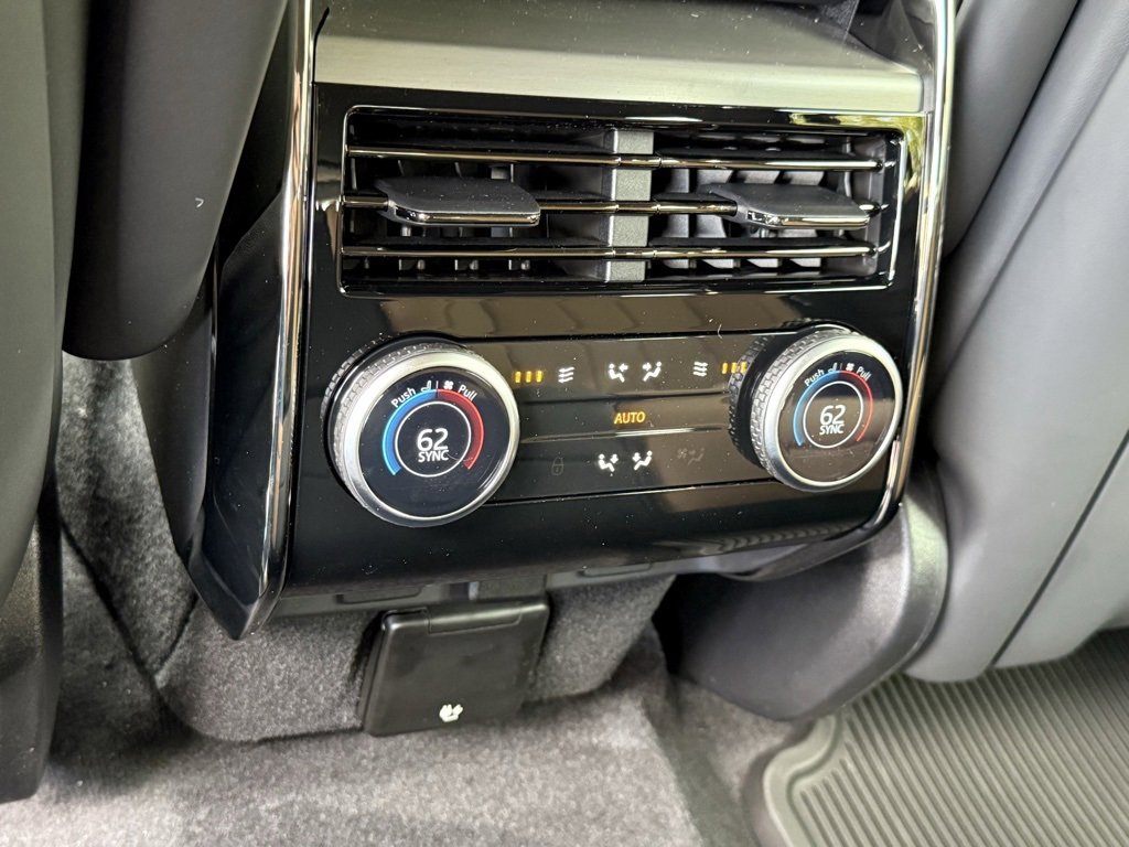 New 2025 Land Rover Range Rover Sport Dynamic SE image 35