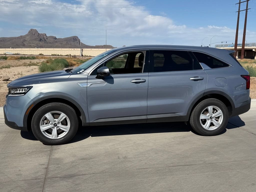 Used 2022 Kia Sorento LX AWD/4WD image 7