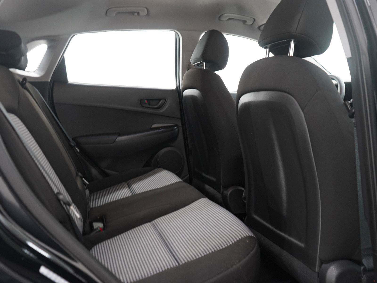 Used 2023 Hyundai Kona SE image 12