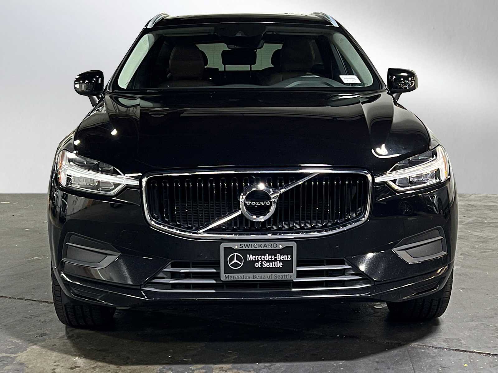 Used 2019 Volvo XC60 T5 Momentum w/ Protection Package Premier AWD/4WD image 8