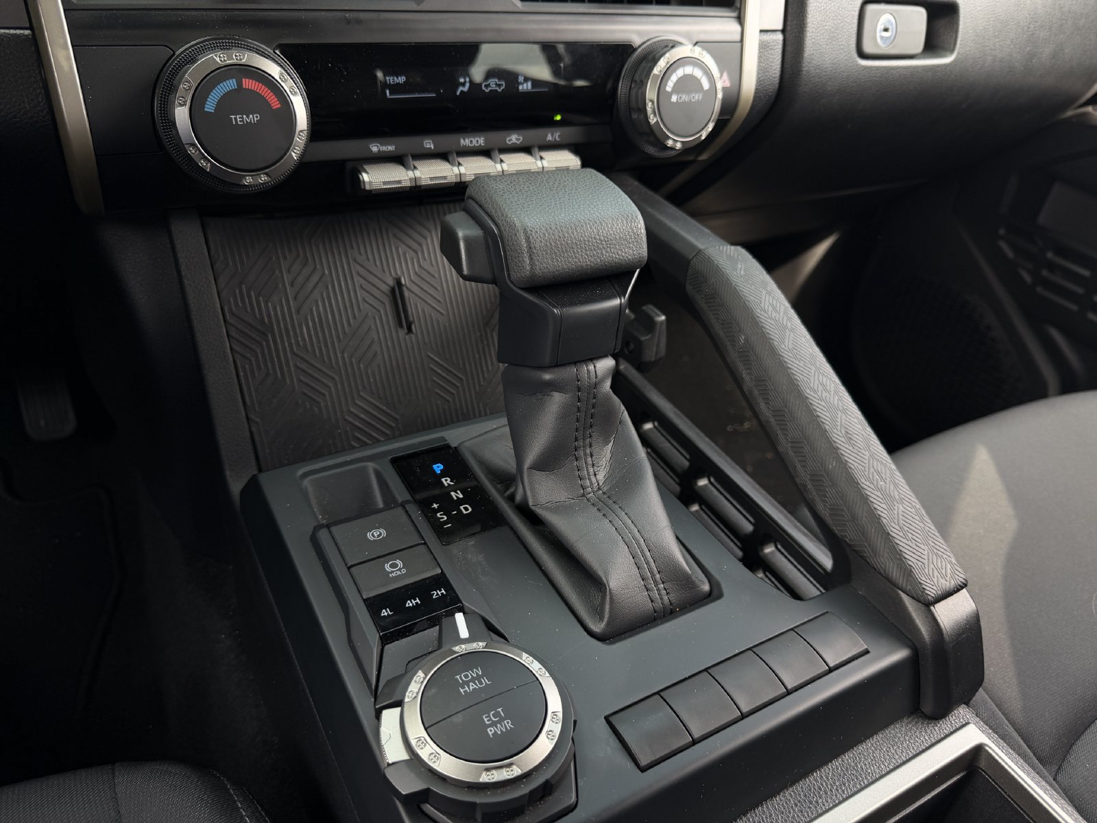 Used 2025 Toyota Tacoma SR5 AWD/4WD image 21