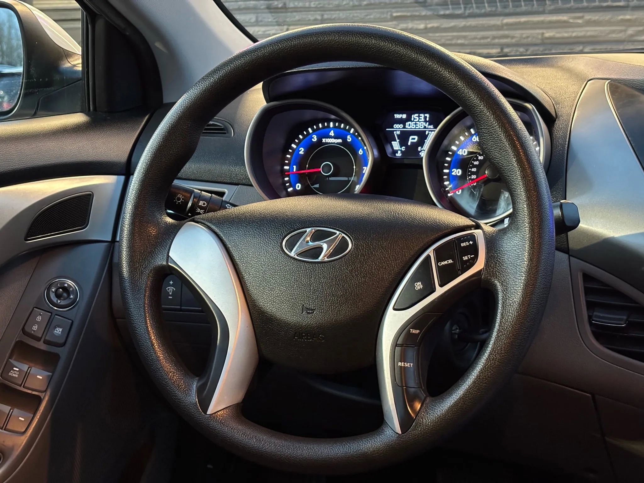 Used 2012 Hyundai Elantra GLS image 28