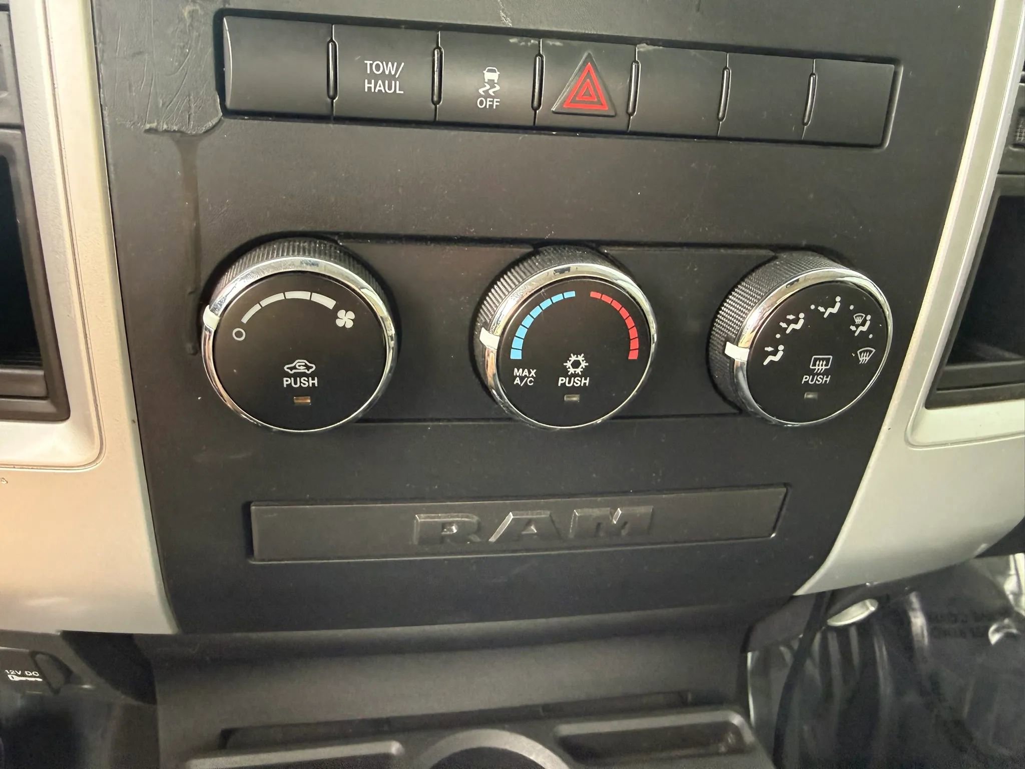 Used 2012 RAM 1500 Classic SLT RWD image 18