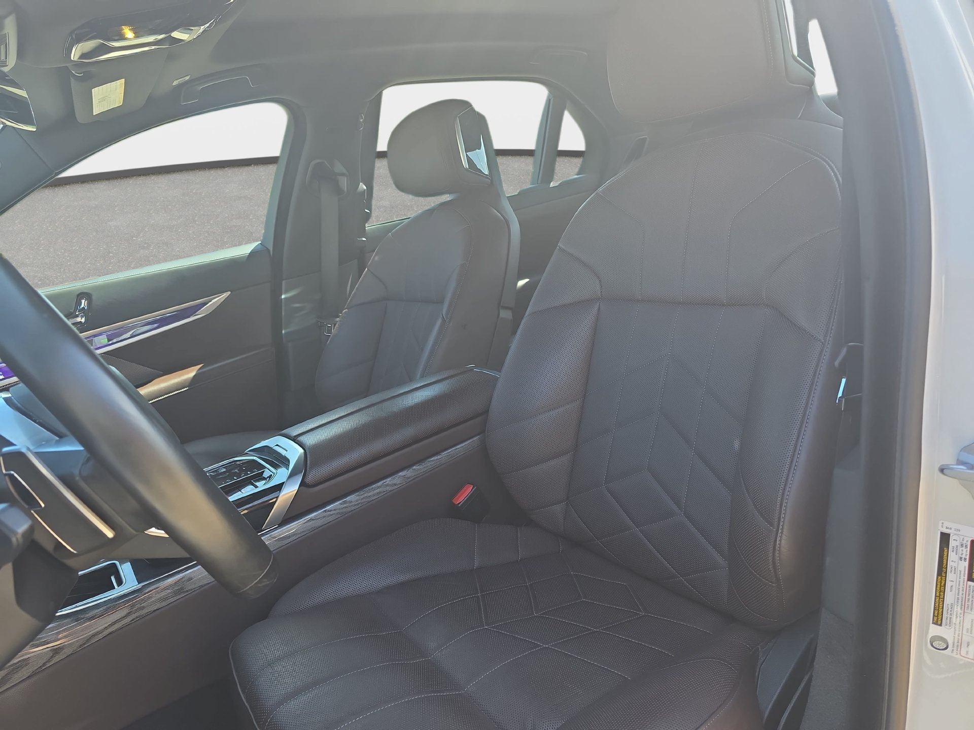 Used 2025 BMW 740i RWD image 15