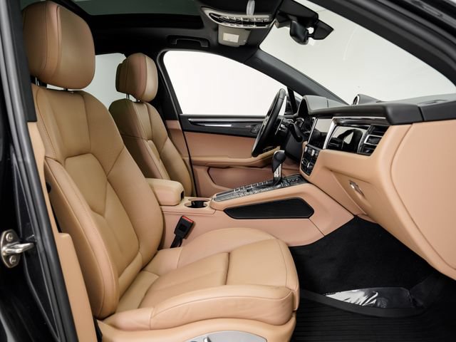Certified 2021 Porsche Macan AWD/4WD image 24