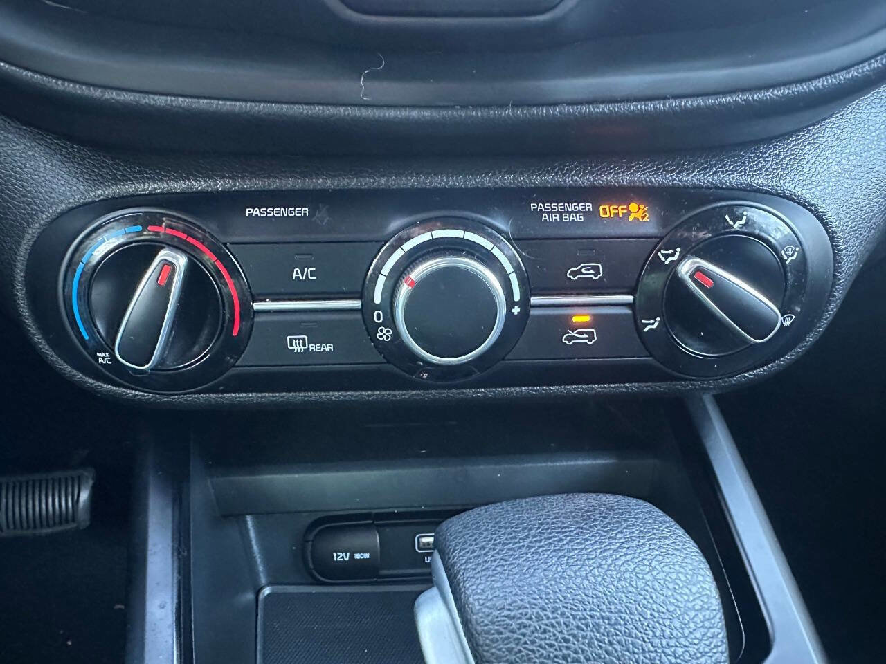 Used 2024 Kia Soul LX w/ Option Group 015 image 16