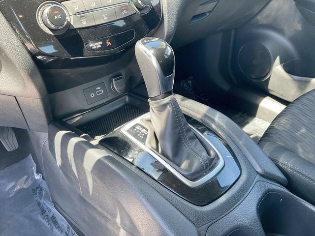 Used 2019 Nissan Rogue S AWD/4WD image 25