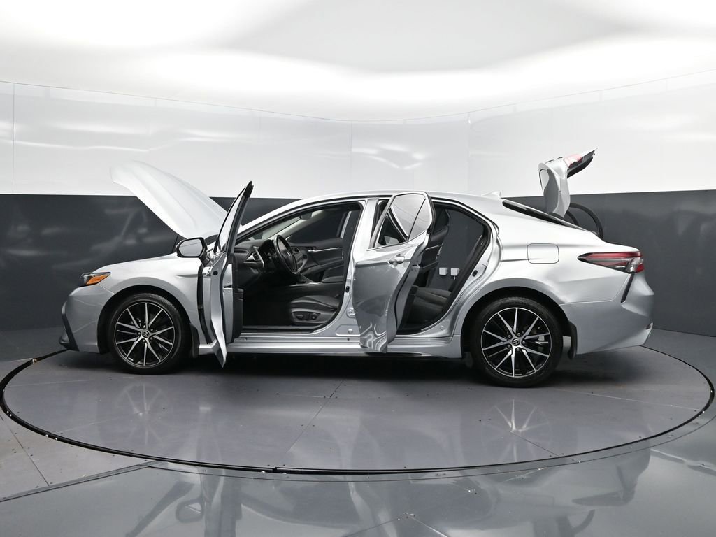 Used 2024 Toyota Camry SE image 47