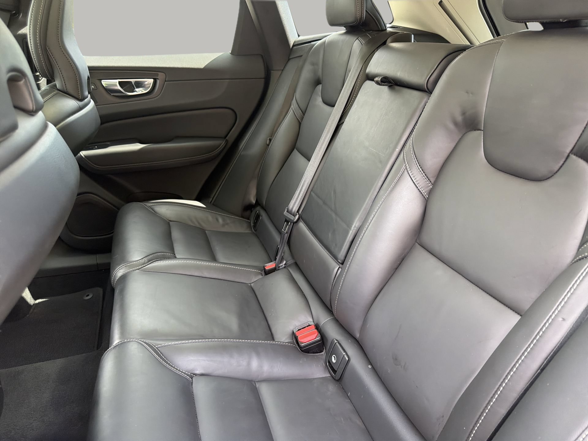 Used 2022 Volvo XC60 B5 Inscription w/ Protection Package Premier FWD image 52