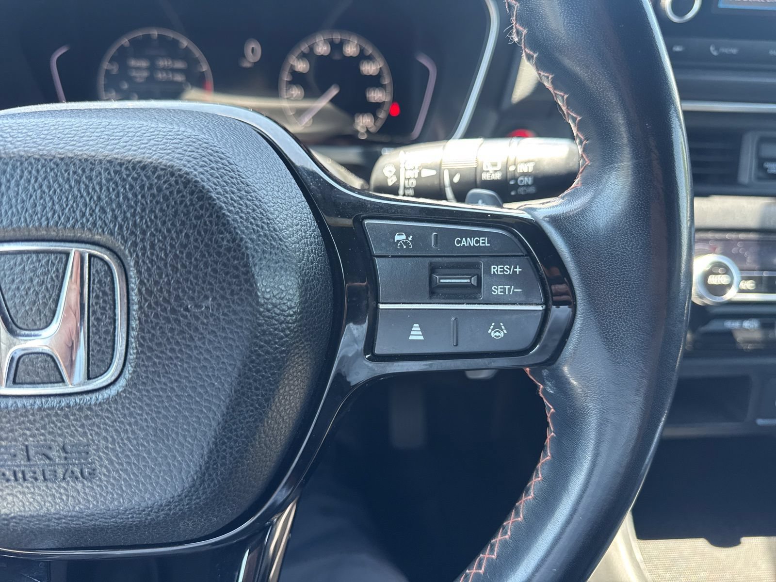 Used 2023 Honda Pilot Sport image 17