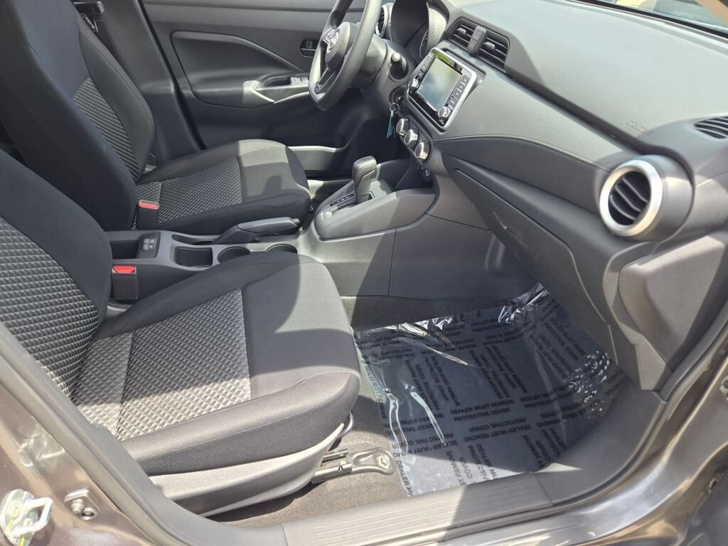 Used 2024 Nissan Versa S w/ Trunk Package FWD image 4