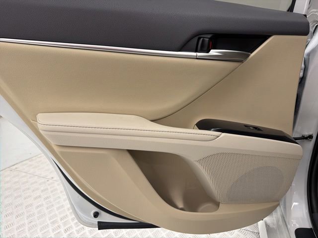 Used 2020 Toyota Camry XLE FWD image 9