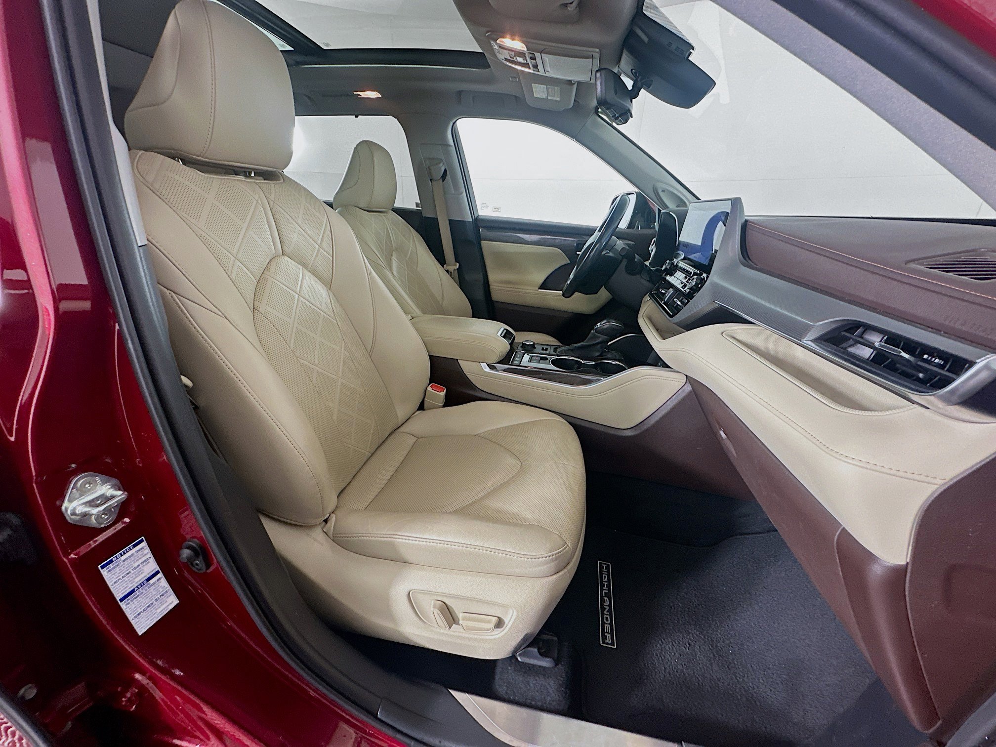 Used 2020 Toyota Highlander Platinum AWD/4WD image 34