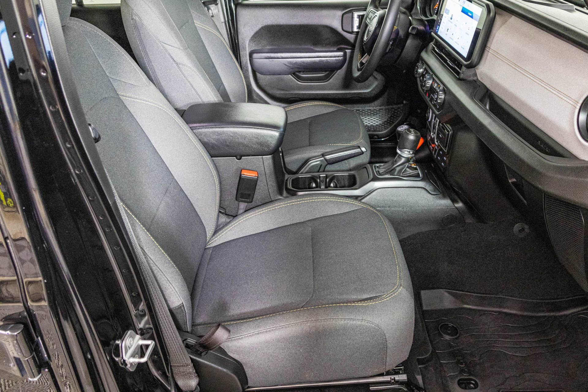 Used 2024 Jeep Wrangler Willys image 43