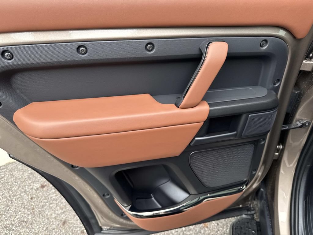New 2026 Land Rover Defender 110 AWD/4WD image 12