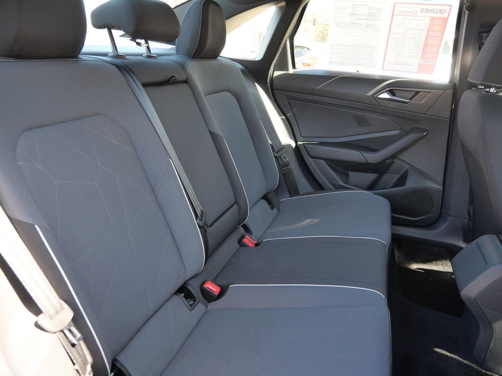 Used 2025 Volkswagen Jetta Sport image 22
