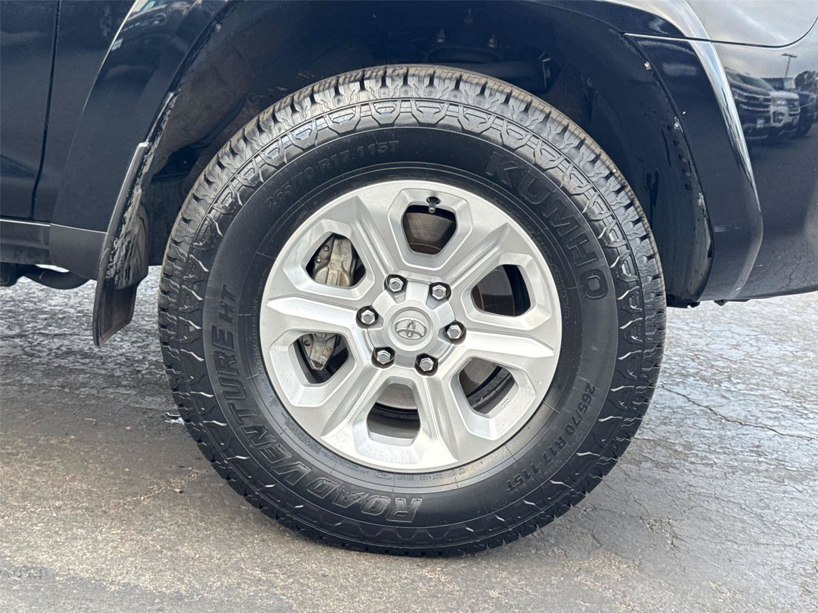 Used 2024 Toyota 4Runner SR5 AWD/4WD image 6