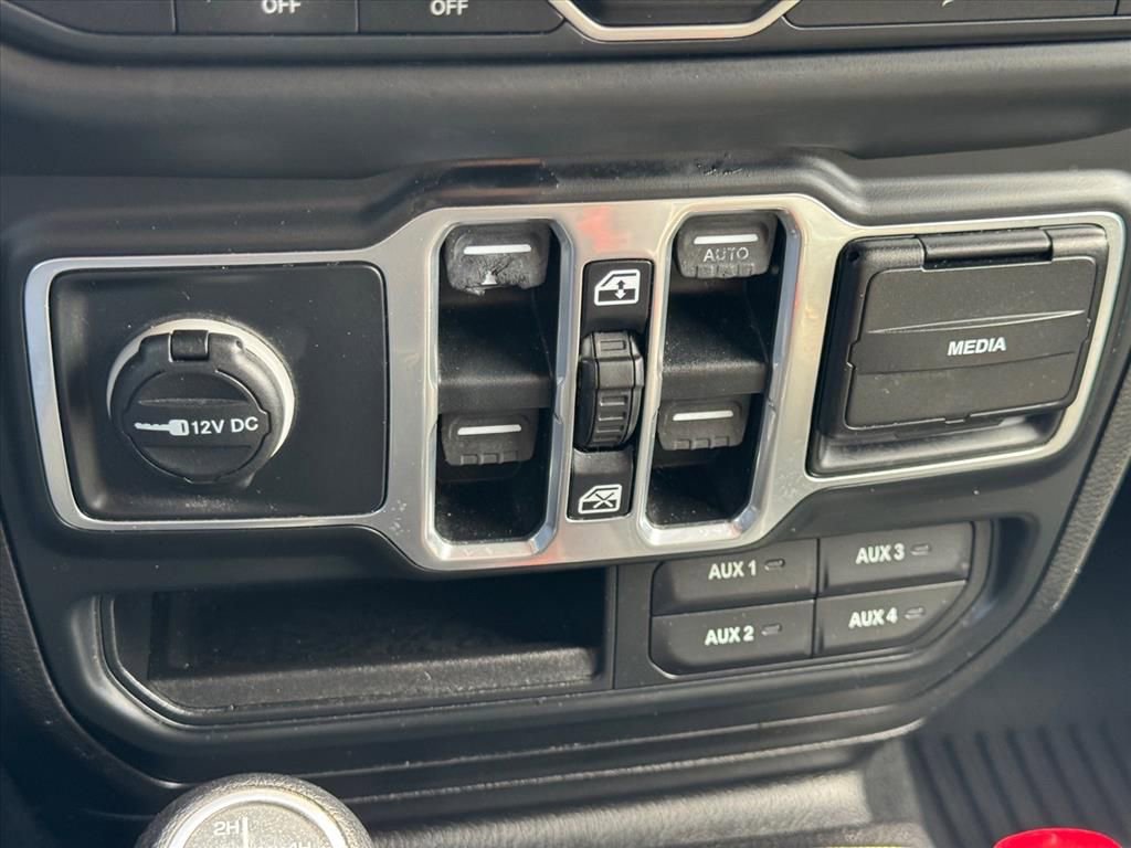 Used 2018 Jeep Wrangler Unlimited Sahara AWD/4WD image 20